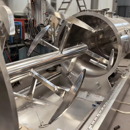 Entrega de un mezclador de arado para un importante fabricante de alimentos en Jordania